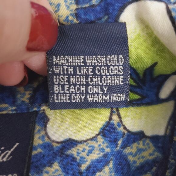 Liquid Hawaiian | Tropical Floral Print Button Up Short Sleeve Shirt - Picture 6 of 8